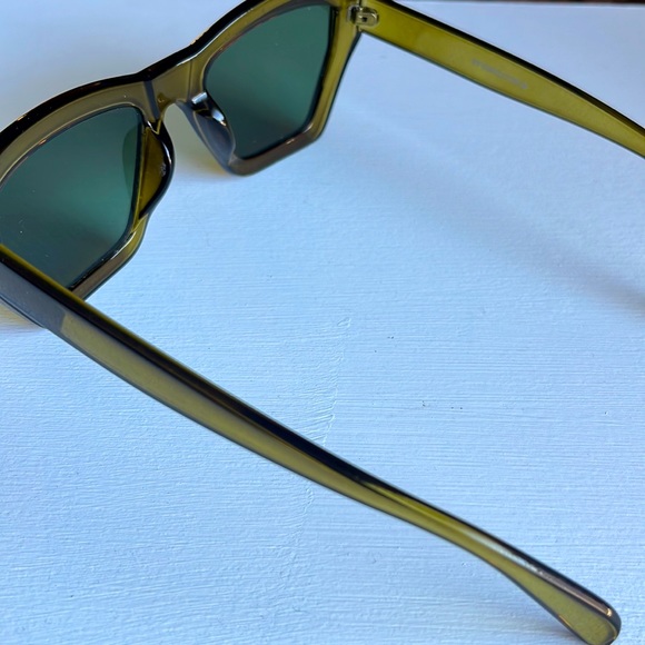 Retro sunglasses - Picture 3 of 3